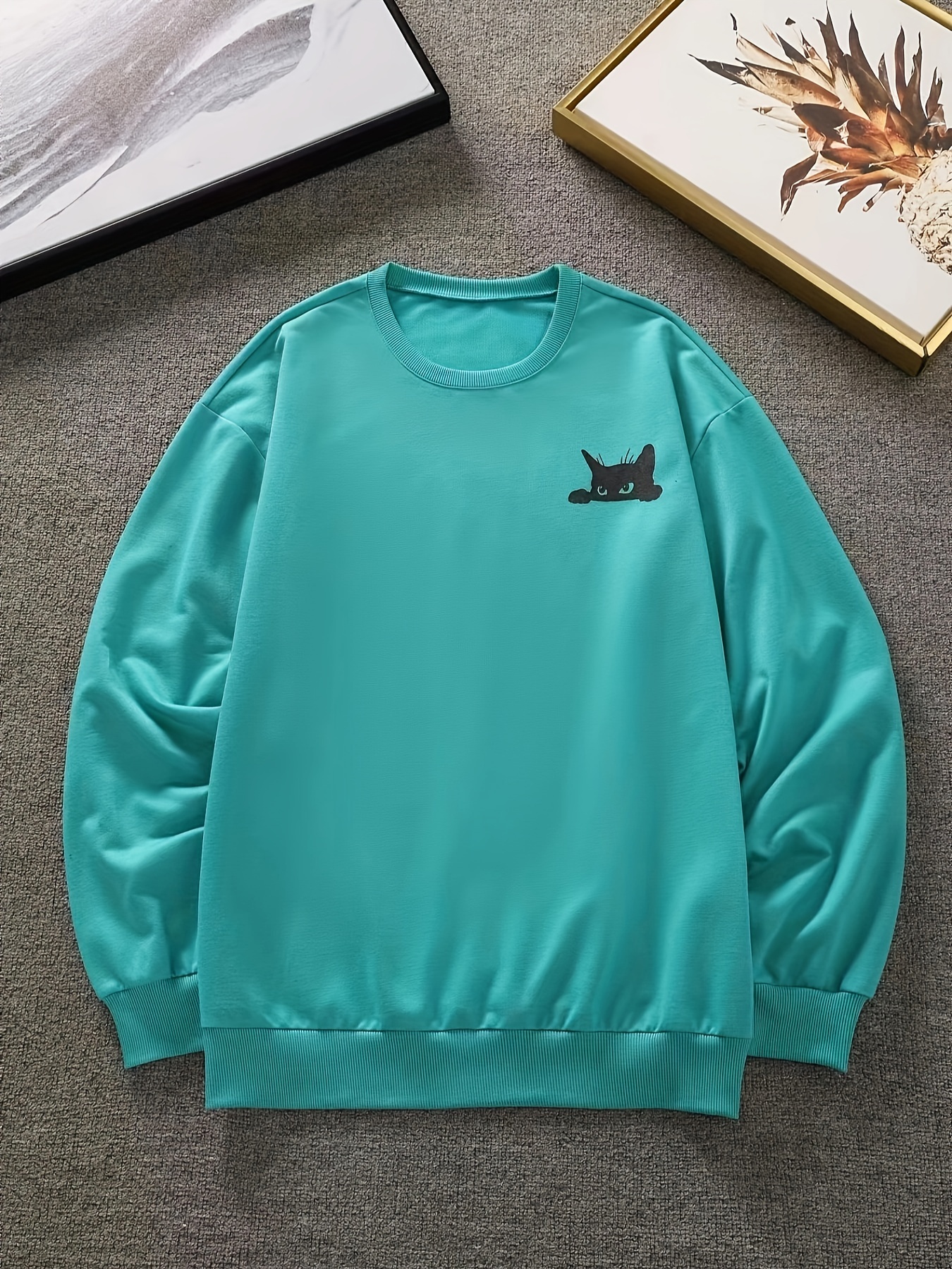 黑色猫咪印花连帽衫 男士休闲图案设计 略具弹性的圆领套头衫 春秋季穿搭细节图 0